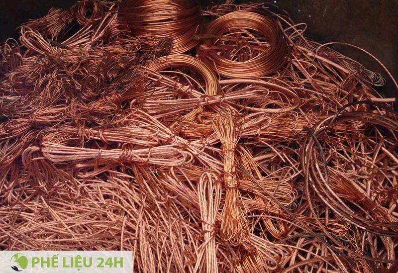 Cần phân loại vật liệu, ước tính khối lượng, chuẩn bị lối xe vào và hồ